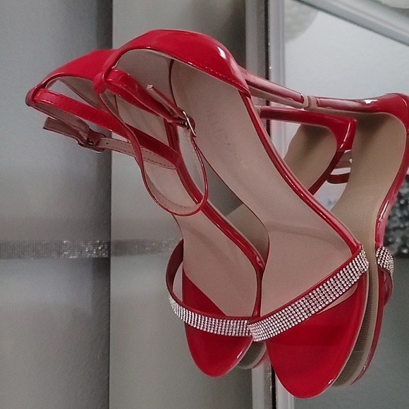 BRAND NEW DELICACY RHINESTONE ANKLE STRAP WOMEN'S HEELS - Picture 8 of 15